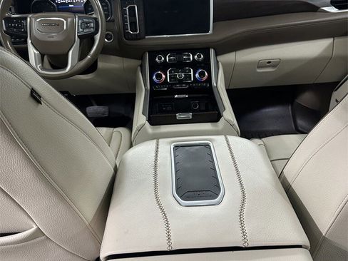 Used 2021 GMC Yukon XL Denali w/ LPO, Illumination Package image 25