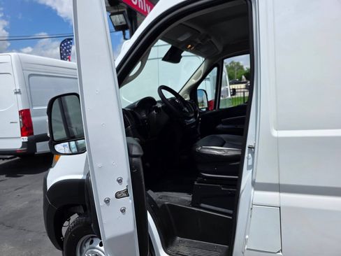 Used 2024 RAM ProMaster 2500 w/ Convenience Group FWD image 13