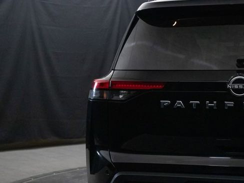 Used 2022 Nissan Pathfinder SV image 12