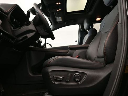 Used 2022 Toyota Sienna XSE image 14