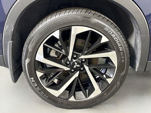 Used 2023 Mitsubishi Outlander SE image 33