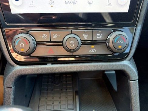 Used 2025 Ford Ranger XLT w/ Equipment Group 301A High image 11