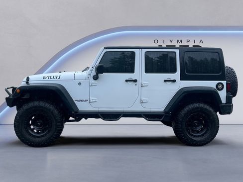 Used 2017 Jeep Wrangler Unlimited Sport image 2