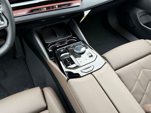 New 2026 BMW i5 eDrive40 w/ Premium Package image 25