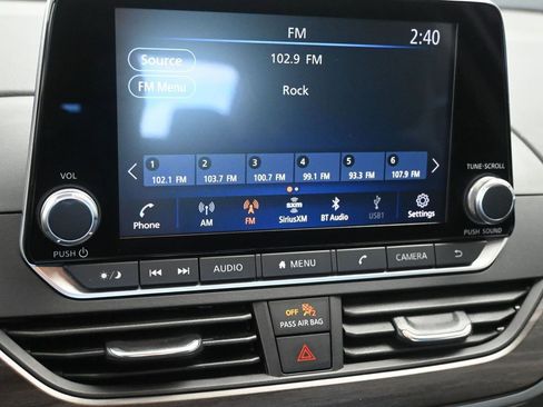 Used 2024 Nissan Altima 2.5 SV image 32