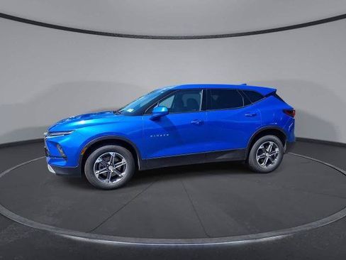 Used 2025 Chevrolet Blazer LT AWD/4WD image 4