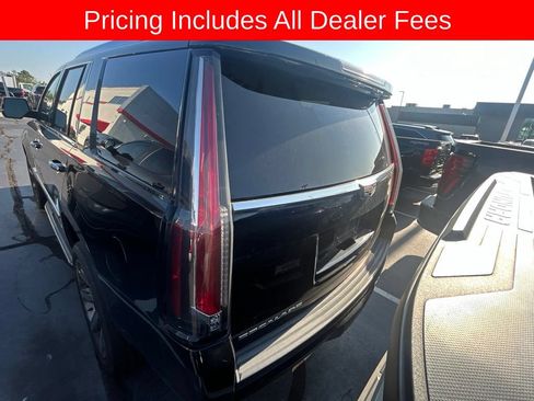 Used 2016 Cadillac Escalade Luxury AWD/4WD image 9