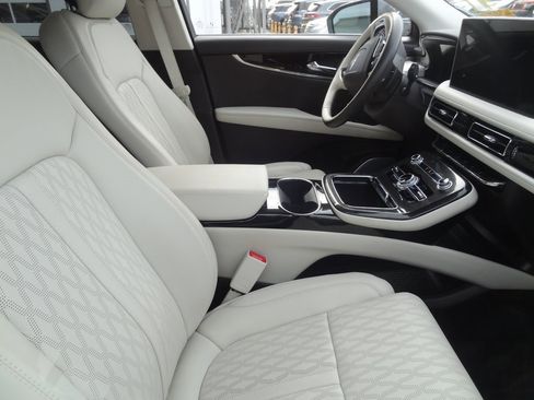 Used 2023 Lincoln Nautilus Black Label w/ Class II Trailer Tow Package image 9