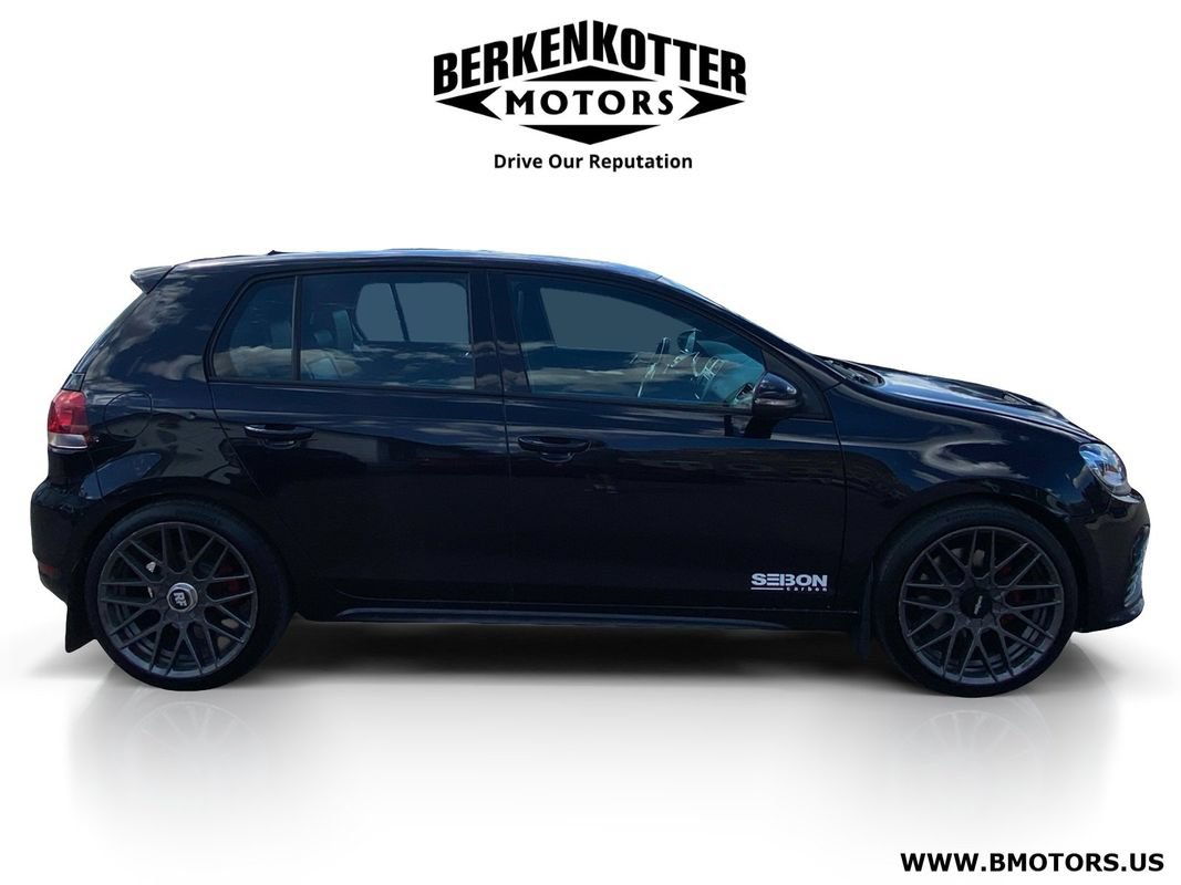 Used 2011 Volkswagen Golf 4-Door FWD image 2