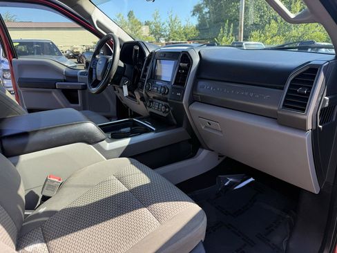 Used 2019 Ford F250 XLT w/ XLT Premium Package AWD/4WD image 15