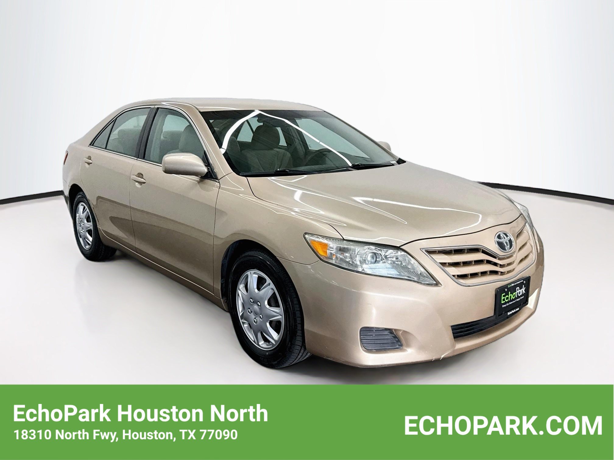 Used 2011 Toyota Camry LE FWD image 1