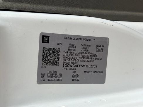 Used 2021 Chevrolet Express 2500 Work Van w/ Driver Convenience Package image 39