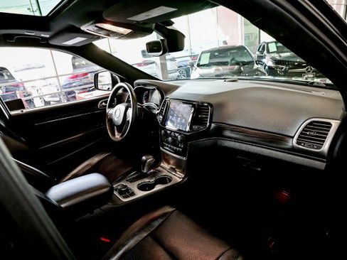 Used 2019 Jeep Grand Cherokee Limited w/ Luxury Group II image 27