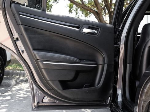 Used 2019 Chrysler 300 S RWD image 59