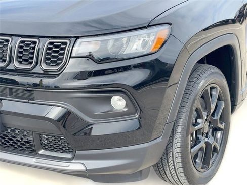 New 2026 Jeep Compass Latitude image 10