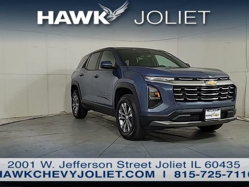 Used 2026 Chevrolet Equinox LT AWD/4WD image 2
