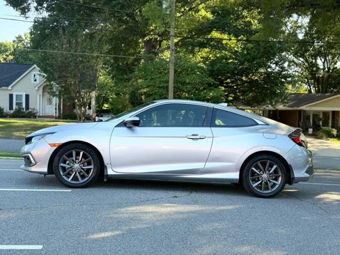 Used 2019 Honda Civic EX image 3