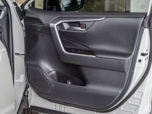 Used 2020 Toyota RAV4 Limited image 52