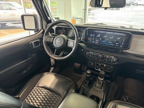 Used 2025 Jeep Wrangler Unlimited Sport AWD/4WD image 44