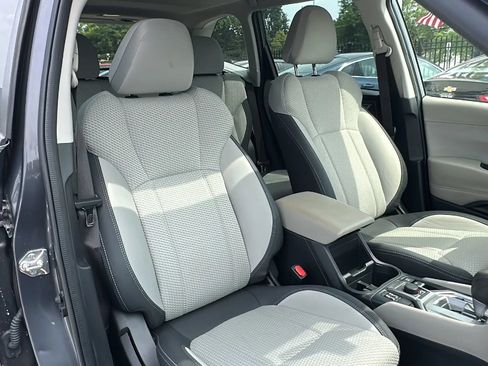 Used 2022 Subaru Forester Premium AWD/4WD image 19