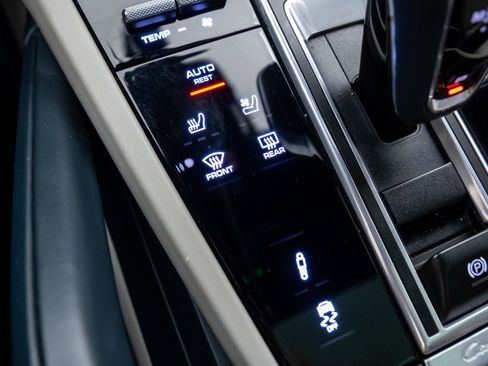 Certified 2023 Porsche Cayenne S image 22