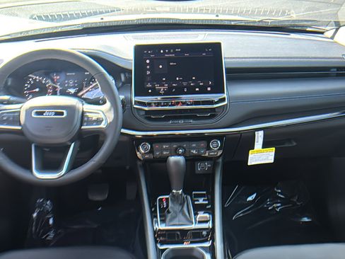 New 2026 Jeep Compass Limited image 19