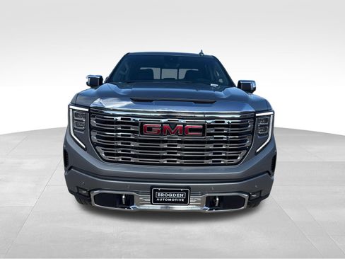 New 2026 GMC Sierra 1500 Denali w/ Denali Reserve Package AWD/4WD image 17