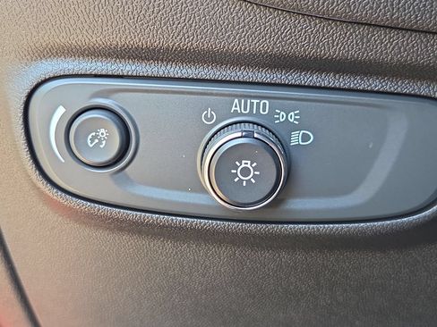 Used 2022 Chevrolet Equinox RS w/ Infotainment Package FWD image 33