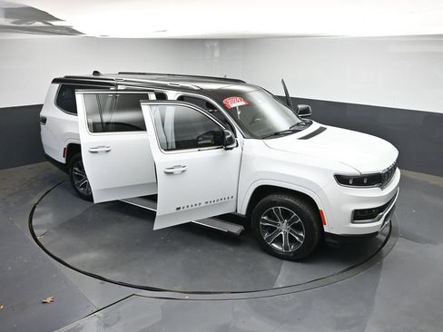 Used 2024 Jeep Grand Wagoneer L 4WD image 43