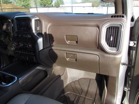 Used 2019 Chevrolet Silverado 1500 LTZ AWD/4WD image 17