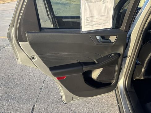 Used 2023 Ford Escape Platinum image 27