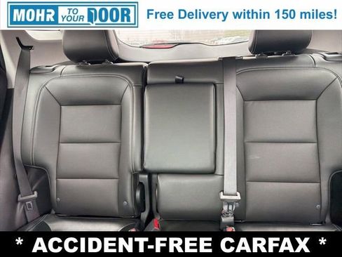 Used 2024 GMC Terrain SLT image 30