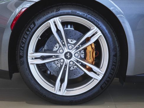 Used 2018 Ferrari GTC4Lusso image 43