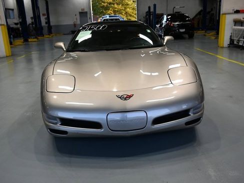 Used 2000 Chevrolet Corvette Coupe w/ Roof Pkg image 3