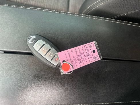 Used 2021 Nissan Rogue SV FWD image 18
