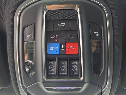 Used 2025 Jeep Grand Cherokee L Limited RWD image 26
