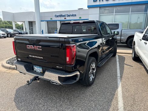 Used 2023 GMC Sierra 1500 SLT w/ SLT Premium Package AWD/4WD image 5