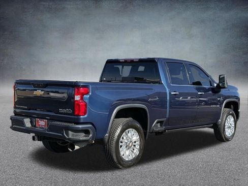 Used 2022 Chevrolet Silverado 2500 High Country w/ Z71 Off-Road Package image 4