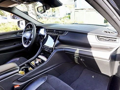 Certified 2023 Jeep Grand Cherokee L Altitude image 9