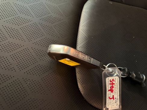 Used 2026 Kia Carnival FWD image 22