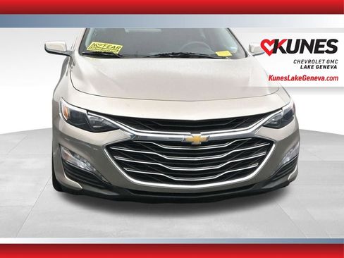 Used 2025 Chevrolet Malibu LT image 3