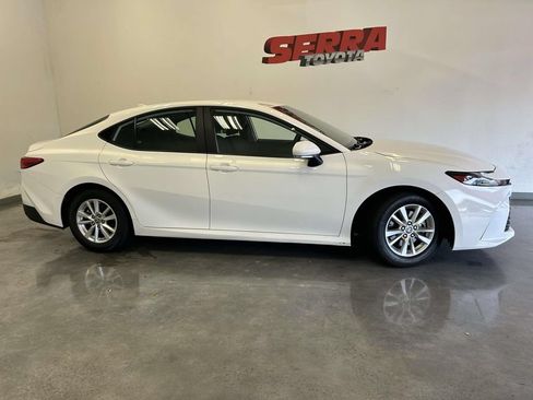 Used 2025 Toyota Camry LE FWD image 2
