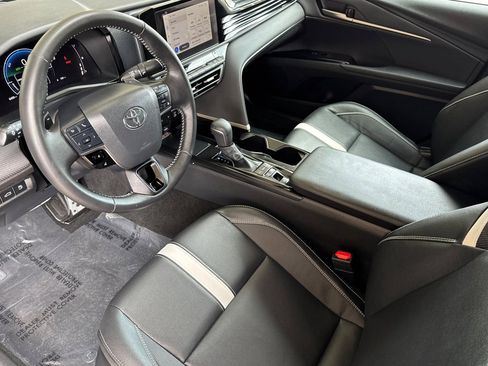 Used 2026 Toyota Camry SE w/ Convenience Package image 9