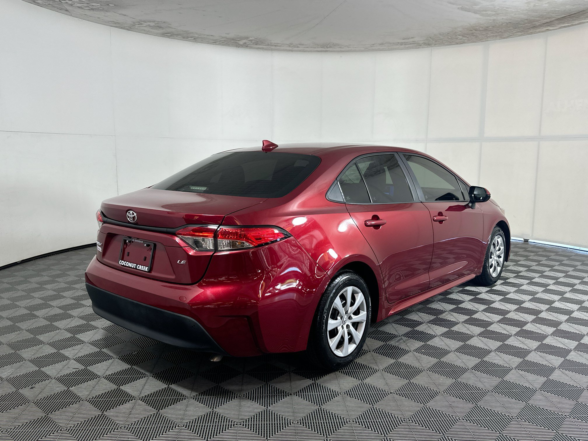 Used 2024 Toyota Corolla LE FWD image 3