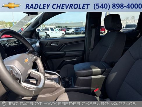 Certified 2024 Chevrolet Colorado LT w/ LT Convenience Package RWD image 3