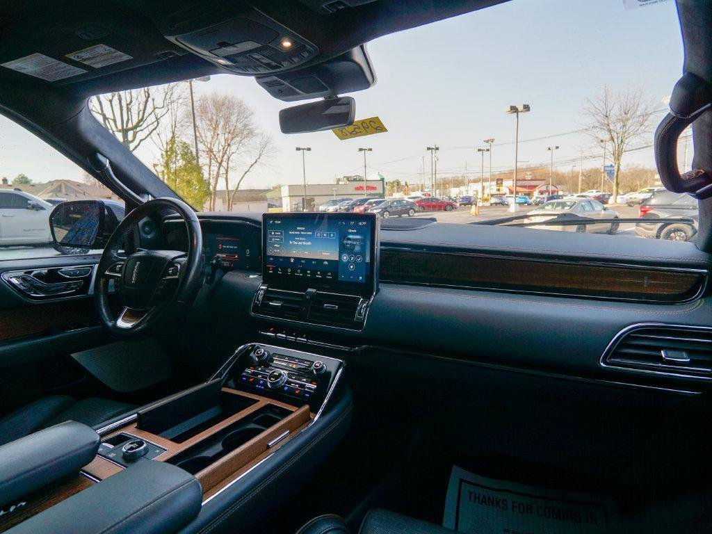 Used 2023 Lincoln Navigator L Black Label AWD/4WD image 17