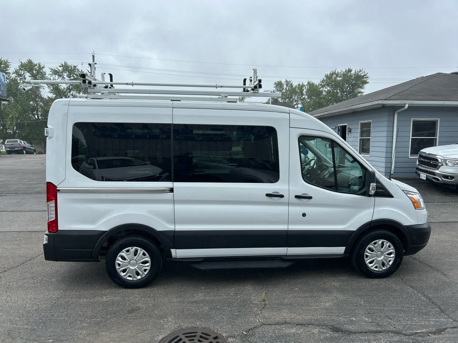 Used 2019 Ford Transit 150 XLT RWD image 2
