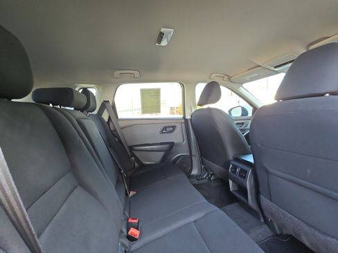 Used 2023 Nissan Rogue S image 32