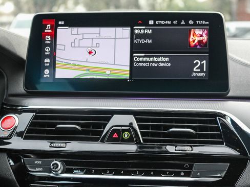 Used 2022 BMW M5 image 14