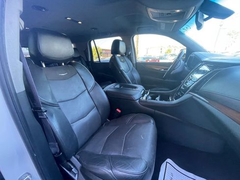 Used 2017 Cadillac Escalade 2WD image 12